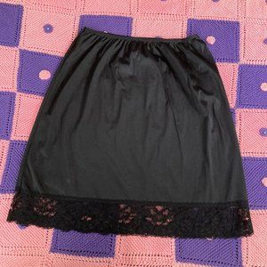 vintage nylon half slip elastic waist black | L-XL | 70s 1970s Vaserette usa